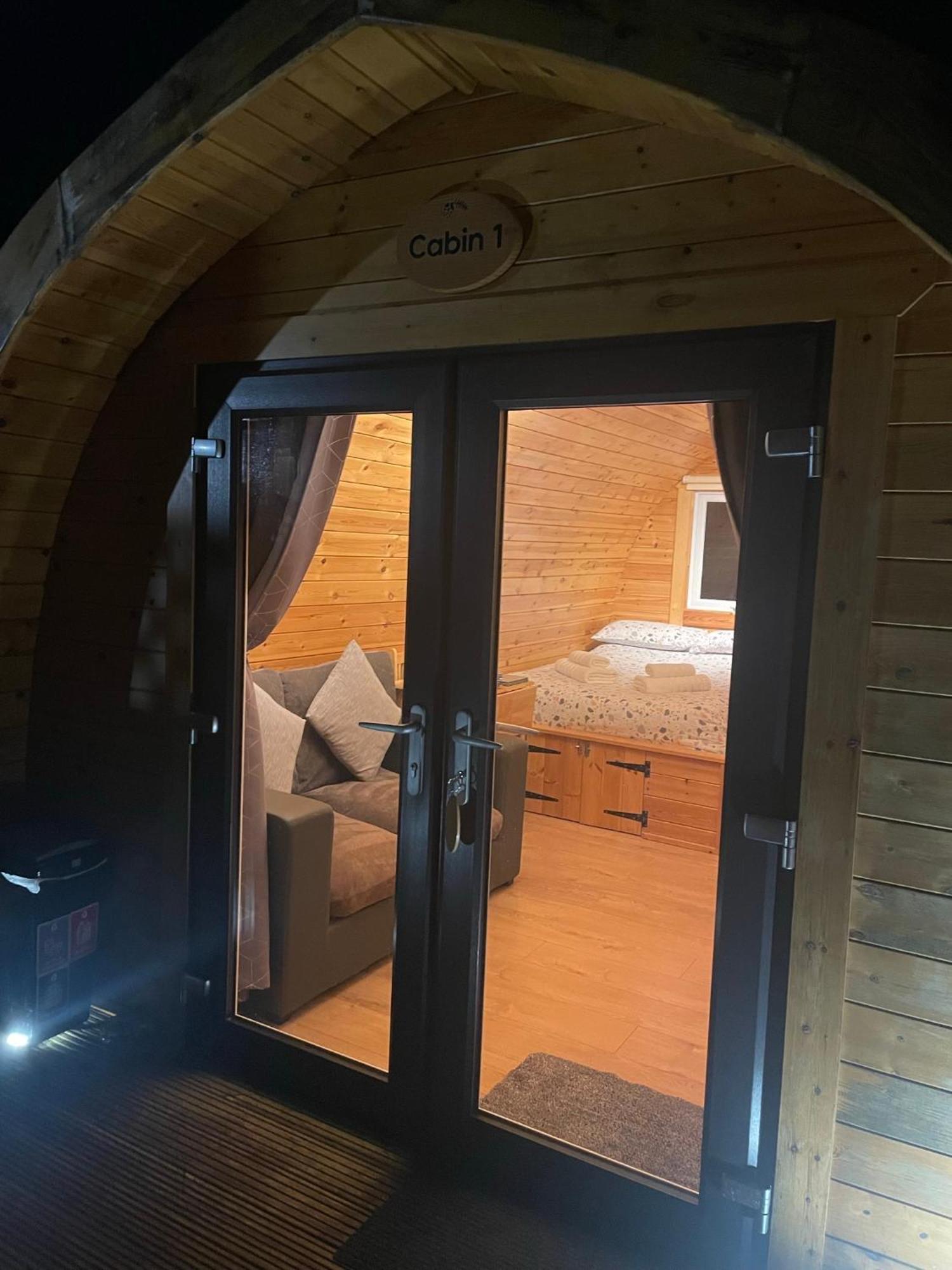 Conifer Cabins فورت ويليام المظهر الخارجي الصورة